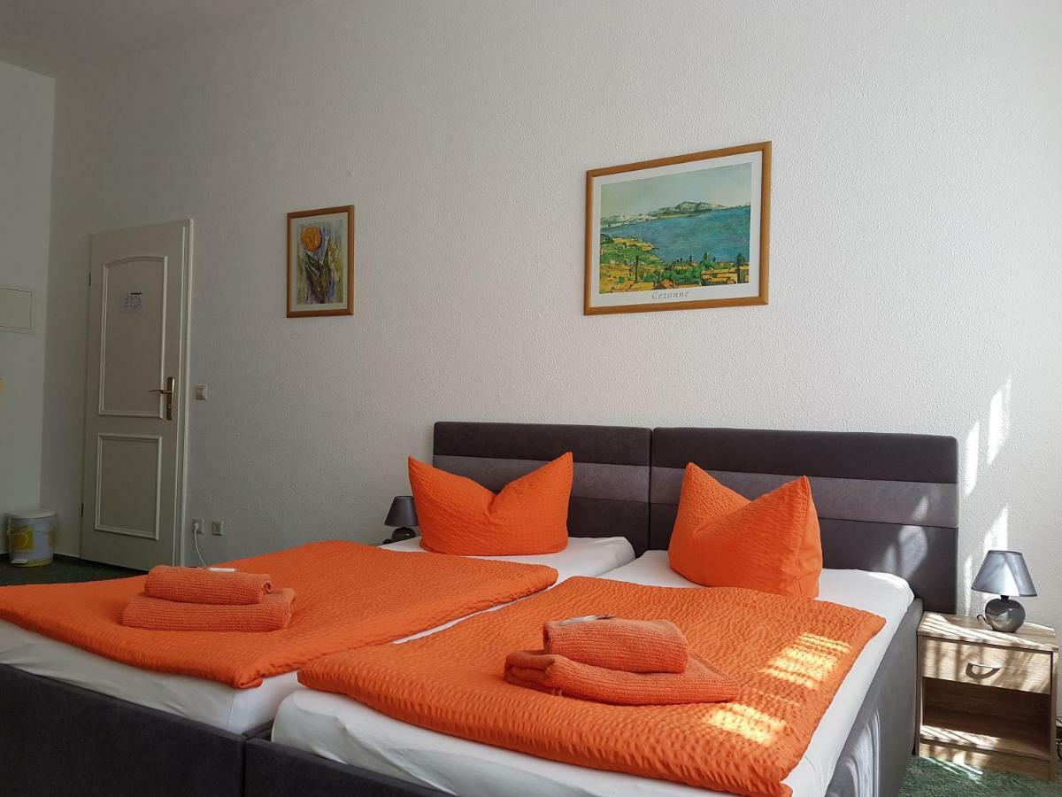 Pension Zum Birnbaum Brandenburg  Exterior photo